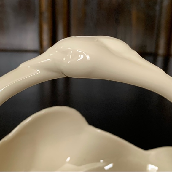 Lenox Open Tail Swan Basket - Picture 3 of 13